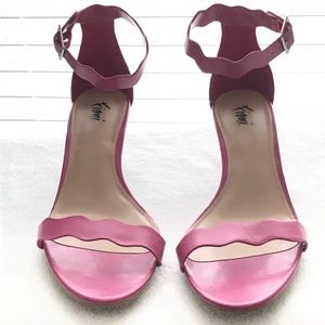 Fuchsia kitten heel